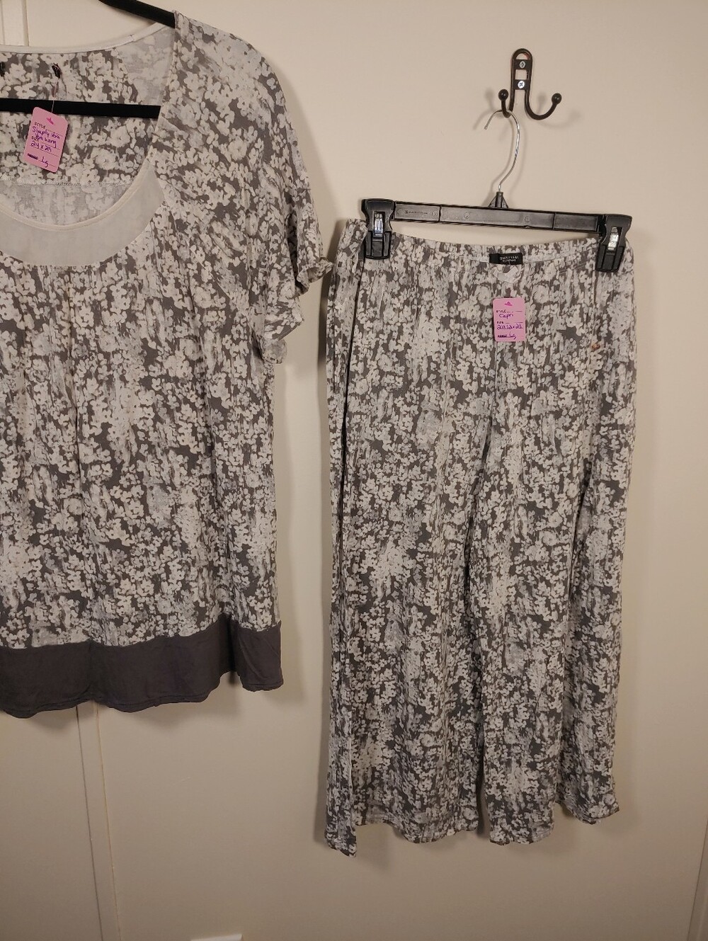 Simply Vera Vera Wang Large Grey/white Short Sleeve Capri Pajama Set - Picture 5 of 8